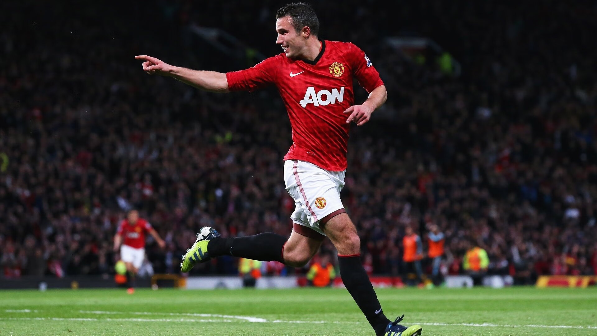 平博-蓉城助教河大成赛前到国安更衣室